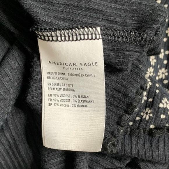 AMERICAN EAGLE Women's Size Large Cropped Top Soft & Sexy Rib Black Floral AOP - Picture 7 of 8